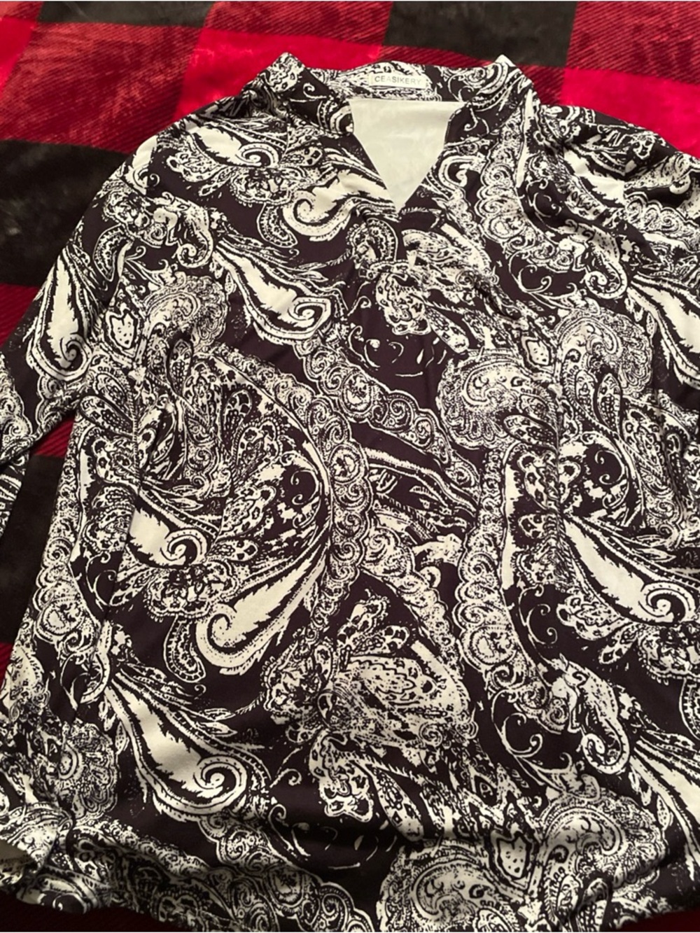 Men's Black & White Paisley Long-Sleeve Shirt